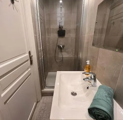 Apartament Balcon Champs-elysees - Hala Paryż