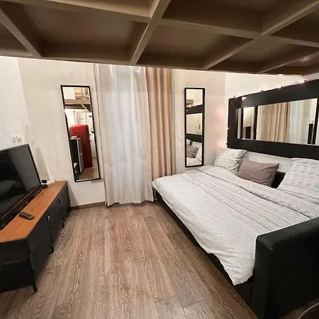 Balcon Champs-elysees - Hala Paris